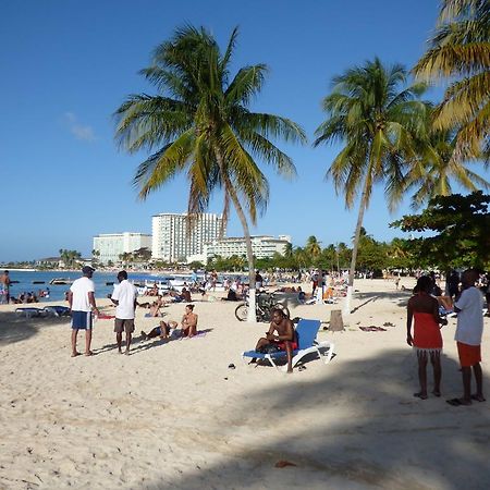 Beach One Bedroom Suite 13 Ocho Rios Buitenkant foto