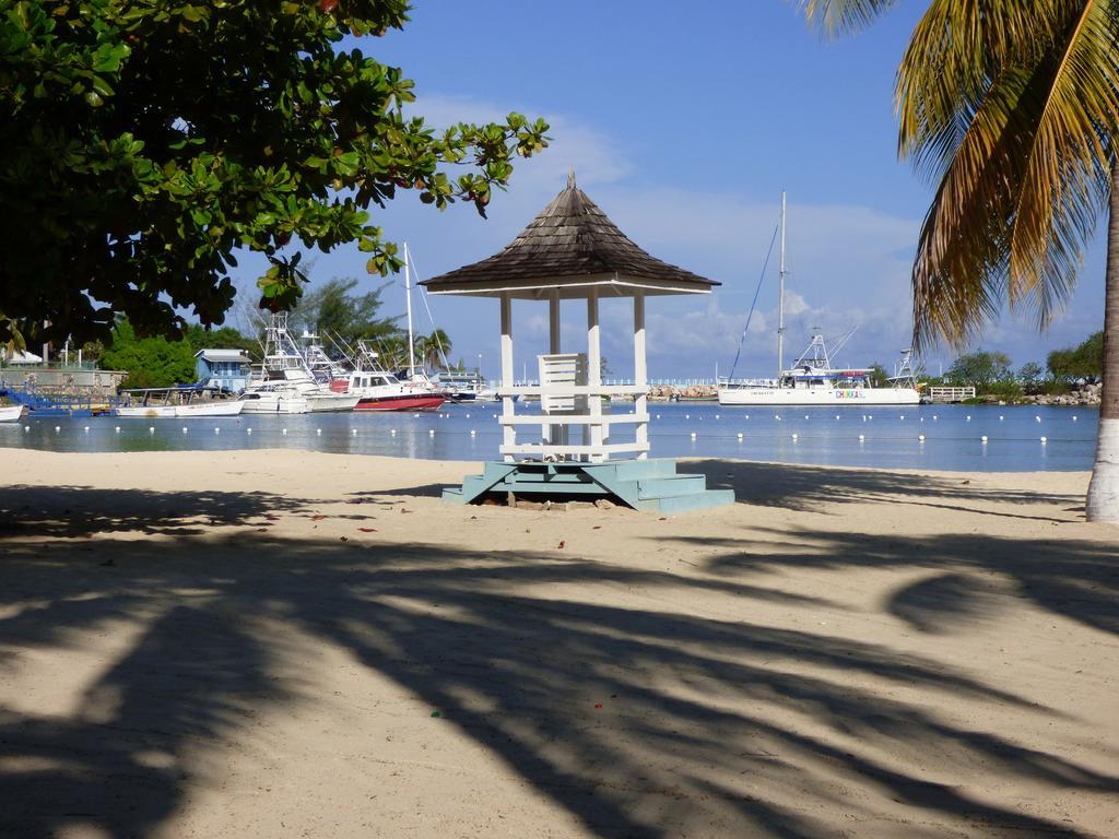 Beach One Bedroom Suite 13 Ocho Rios Buitenkant foto