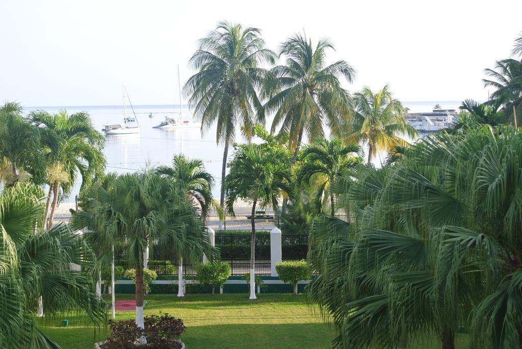 Beach One Bedroom Suite 13 Ocho Rios Buitenkant foto