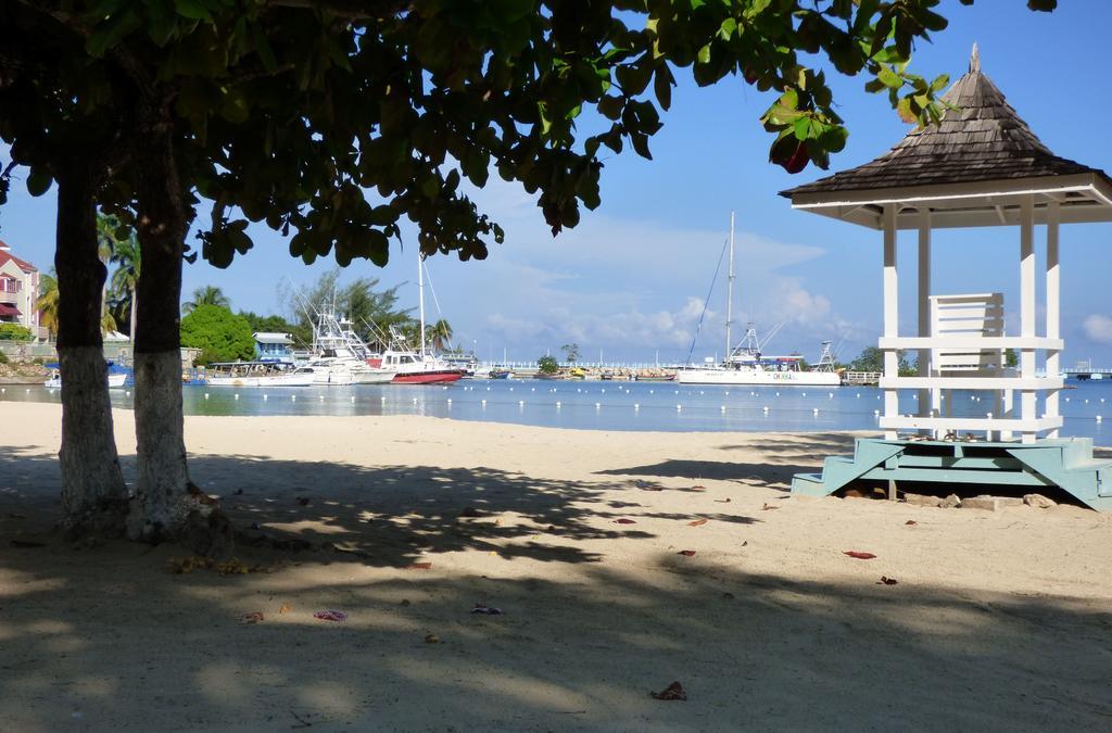 Beach One Bedroom Suite 13 Ocho Rios Buitenkant foto